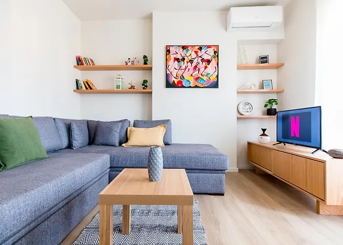 Lina - Tia, Chic Tirana Apartment